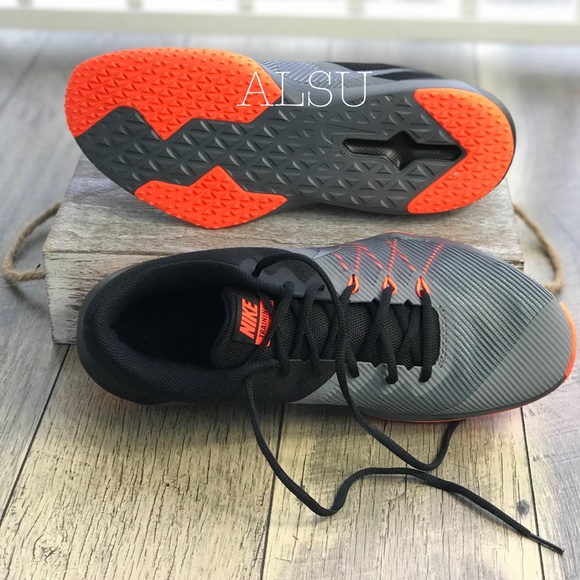 nike retaliation tr orange